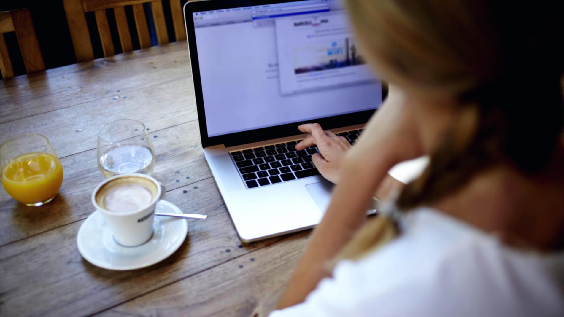 Financial data analysis and market research for investment decisions